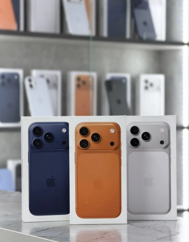 Витрина с iPhone